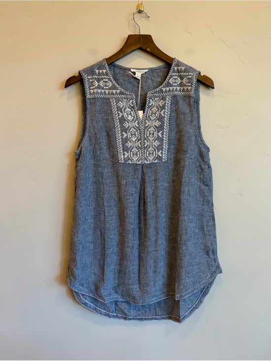 beachlunchlounge Tops - BEACH LUNCH LOUNGE Chambray & White Embroidered Linen Cotton Blend Long Tunic